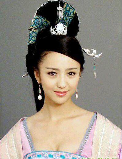 女演员亚洲,女演员亚洲——科技之光，重塑生活体验的高科技产品盛宴