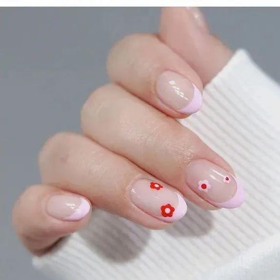 “最新时尚美甲趋势”,最新时尚美甲趋势,一场与自然美景的心灵旅行