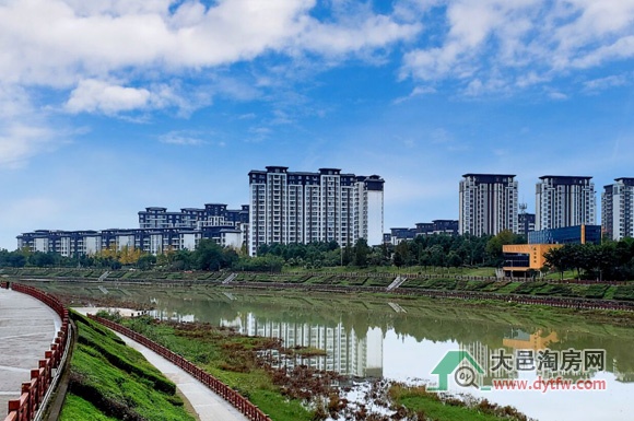 大邑房价动态资讯,大邑房价动态资讯，学习变化，拥抱未来，自信闪耀人生